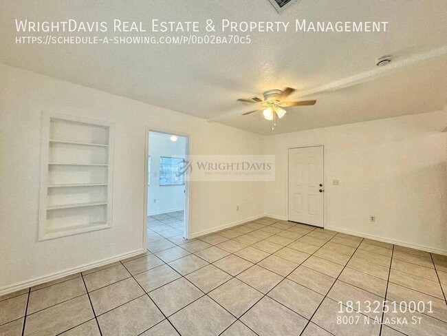 Building Photo - Beautifully Renovated 2/1 in Tampa!