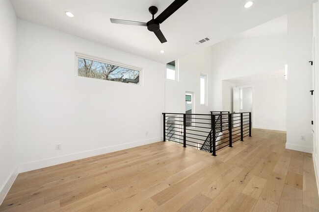 Building Photo - 1119 Fairmount Ave