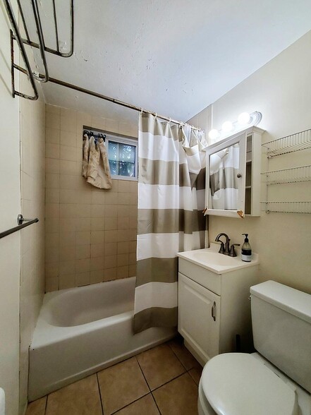 Building Photo - 17 Bay