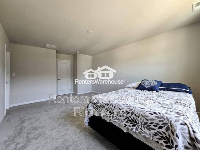 Building Photo - 823 Taylor Grn Wy