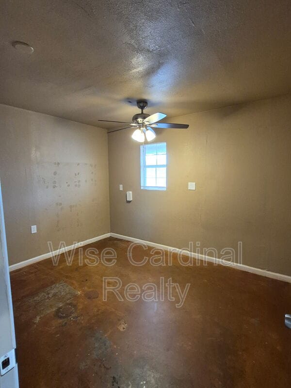 Building Photo - 901 11th St