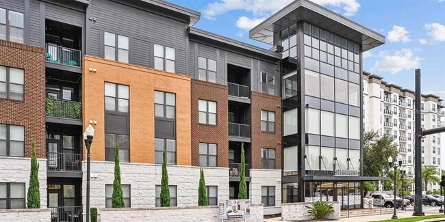 Building Photo - 776 N Orange Ave