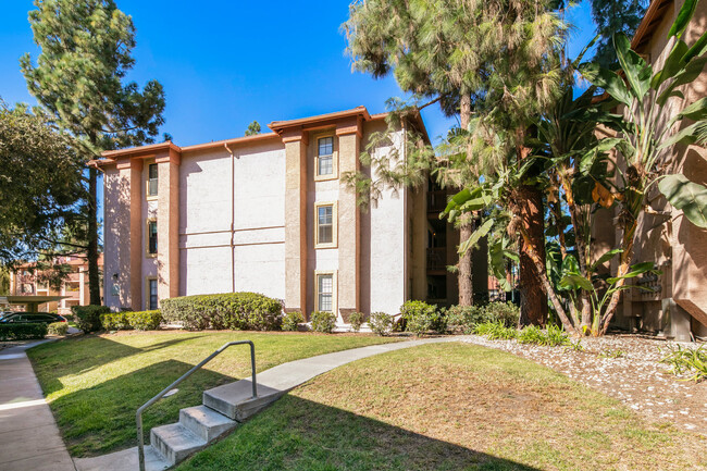 Building Photo - 12043 Alta Carmel Ct