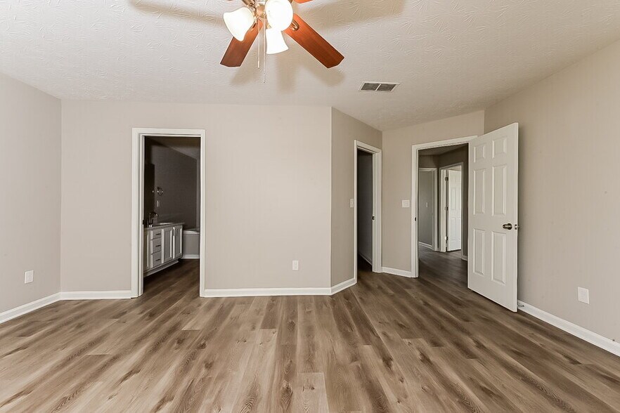 Building Photo - 1780 Bennett Dr