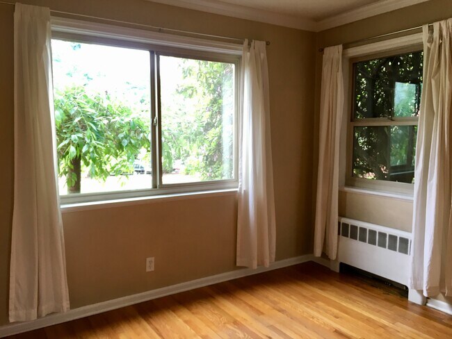 courtyard views - 2515 SE 51st Ave