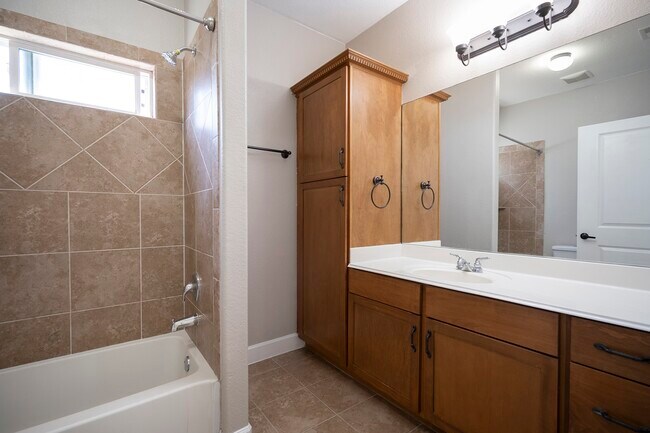 Building Photo - 4210 Darter St