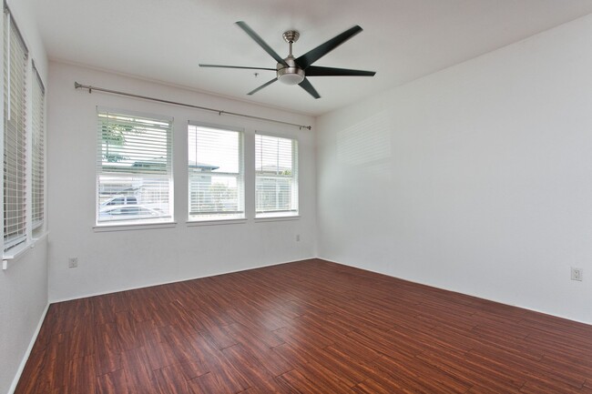 Building Photo - Pet friendly 3/2.5/2 In the heart of Kapolei