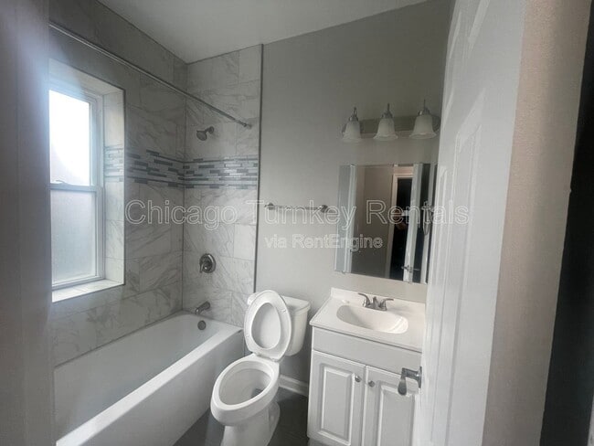 Building Photo - 2822 W 25th St