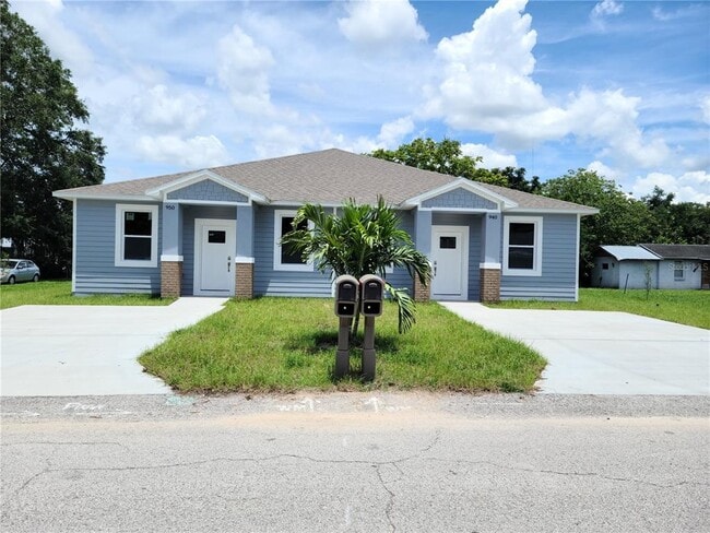 Primary Photo - 950 Baker Ave