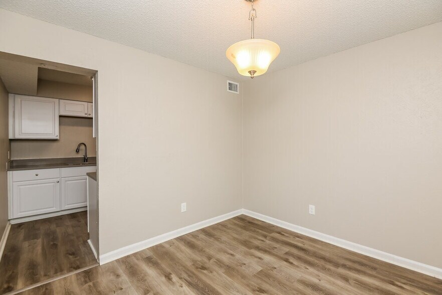 Building Photo - 132 Callender Dr