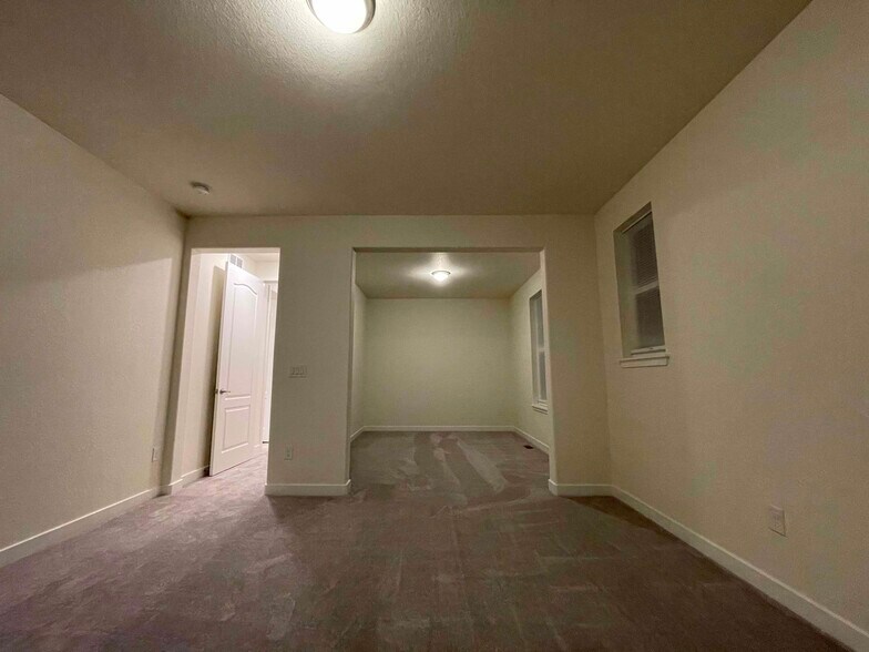 Building Photo - 8781 S Wenatchee Ct