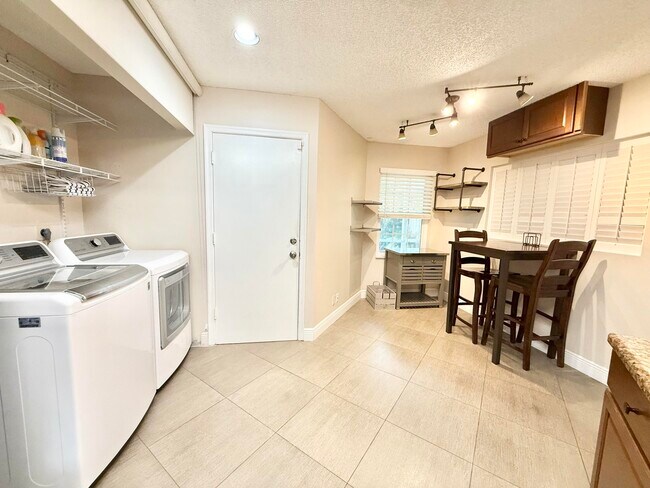 Building Photo - 9190 Boca Gardens Pkwy