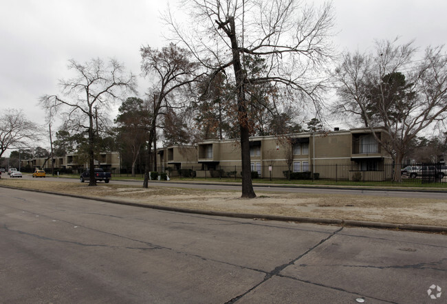 Building Photo - Rancho Verde Apartments