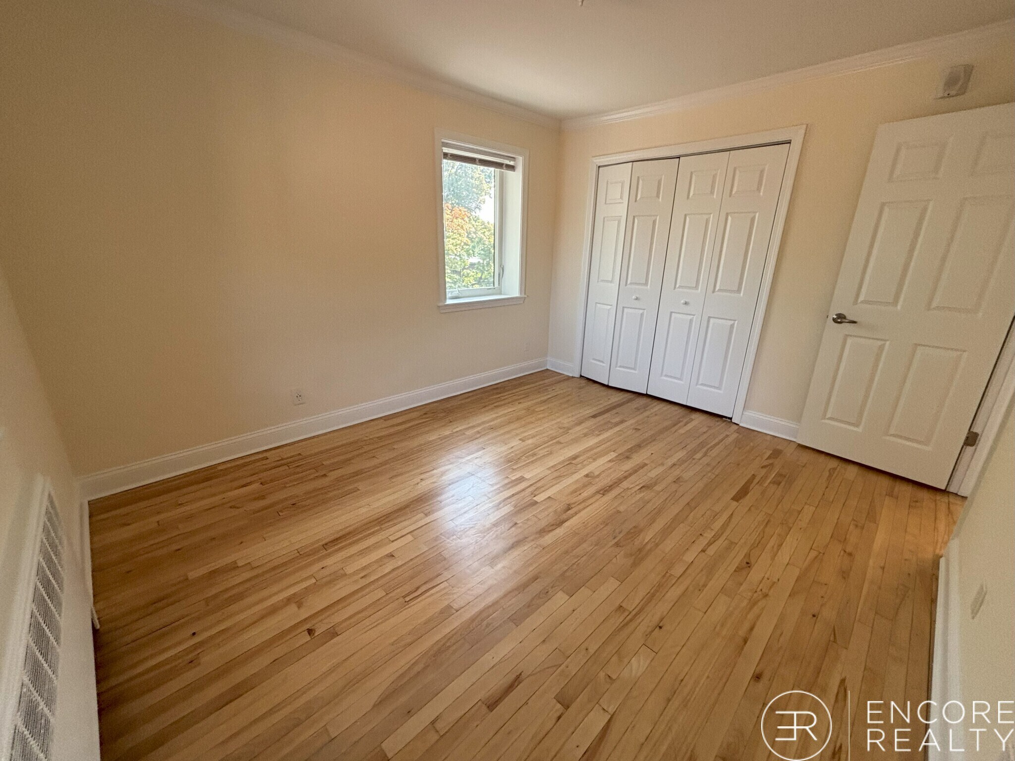 Building Photo - 72 Saint Paul St