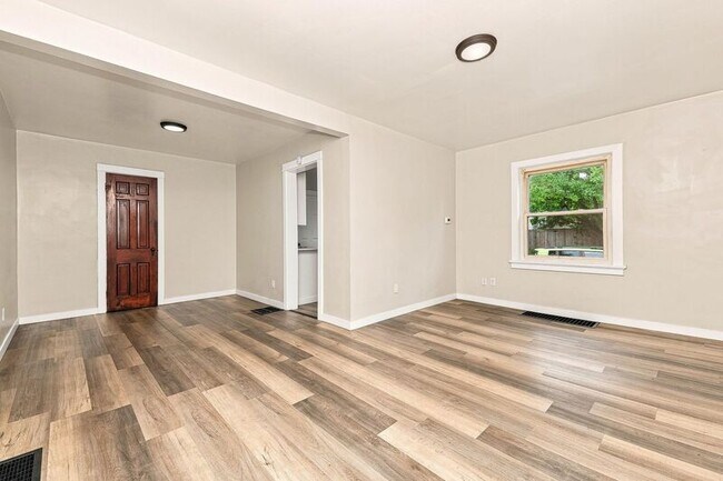 Building Photo - 2902 Whittier Ave