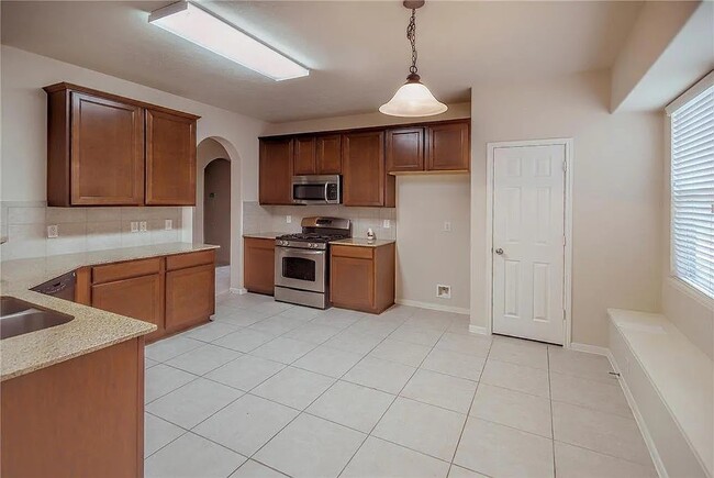 Building Photo - 8911 Willow Wind Ln