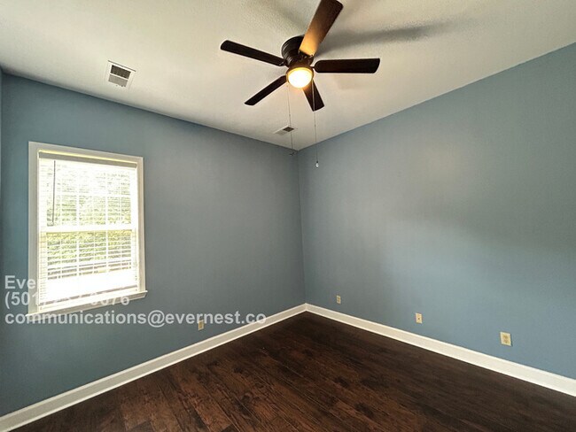 Building Photo - 9501 William Little Dr