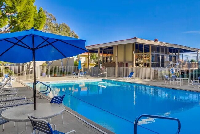 Building Photo - 453 S Sierra Ave