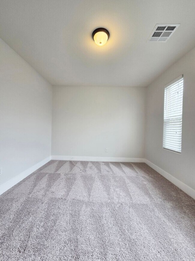 Building Photo - 5479 Bristol Grove Ln