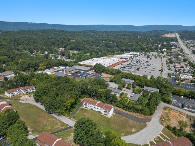 Building Photo - 400 Gallery Ln