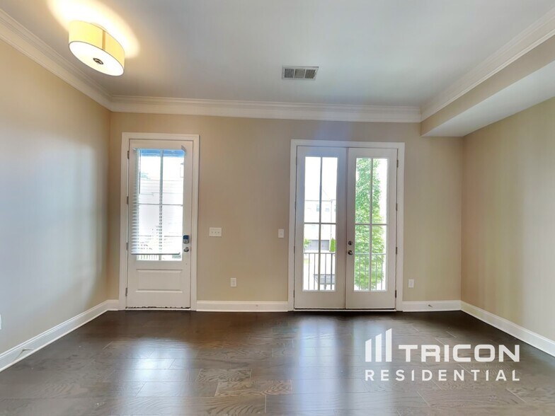 Building Photo - 2303 Mclean Chase