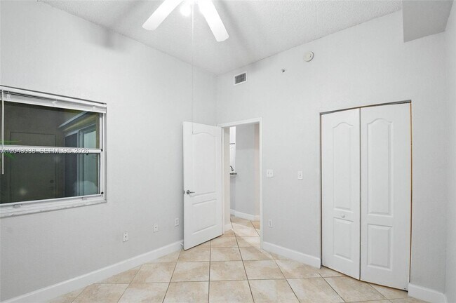 Building Photo - 6001 SW 70th St