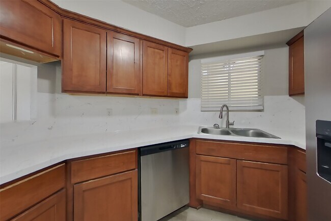 Building Photo - 24019 Lone Elm Dr
