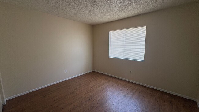 Building Photo - 1 Bd Apartment For Rent