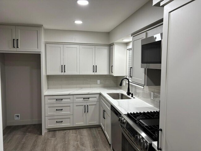 Building Photo - 3706 Galway Ln