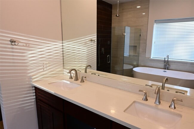 Building Photo - 2339 Bent River Dr