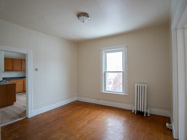 Building Photo - 431 Morris St