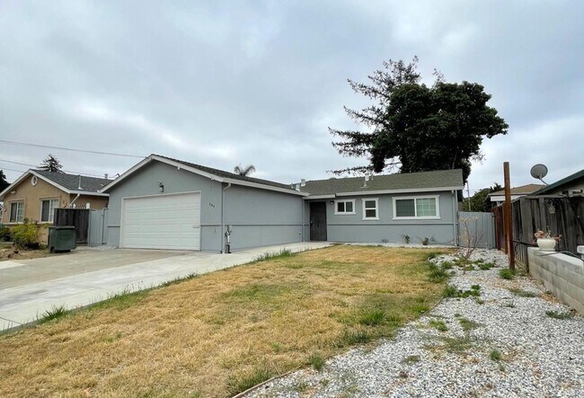 Building Photo - 151 Teddy Dr