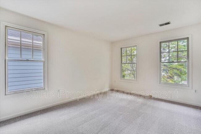 Building Photo - 1805 N Adams St