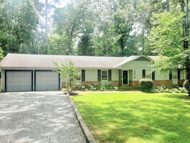 Primary Photo - 3 Bedroom 2 Full Bathroom House in Southwe...