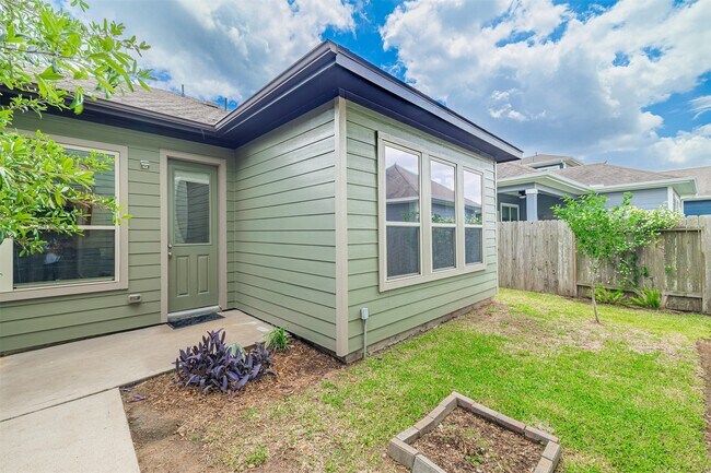 Building Photo - 16831 Osprey Bend Dr