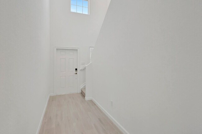 Building Photo - Luxurious Living: Spacious 5-Bedroom Home with Scenic Views in Port Saint Lucie!