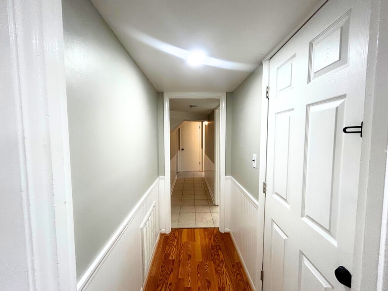 Building Photo - 8070 Esterbrook Dr