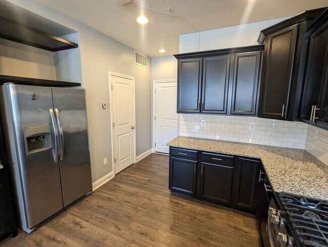 Building Photo - Ground level (two story) Condo in Westview South Community available early April!