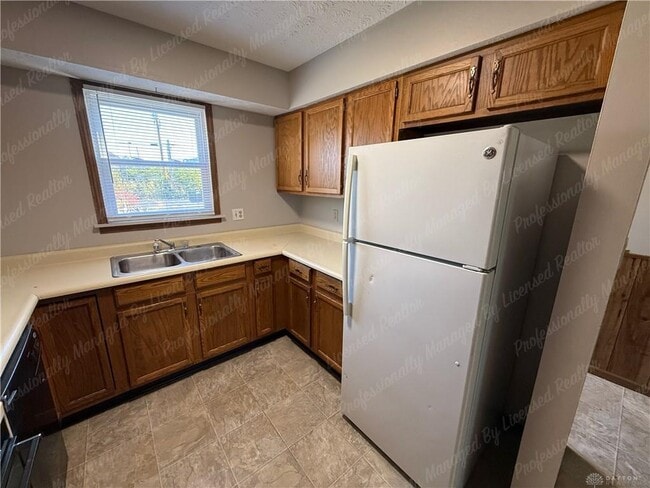 Building Photo - 557 N Broad St