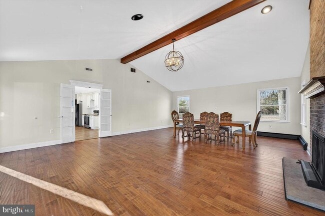 Building Photo - 27 Reeves Station Rd