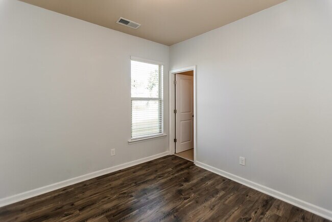 Building Photo - 26 Barnsley Village Dr