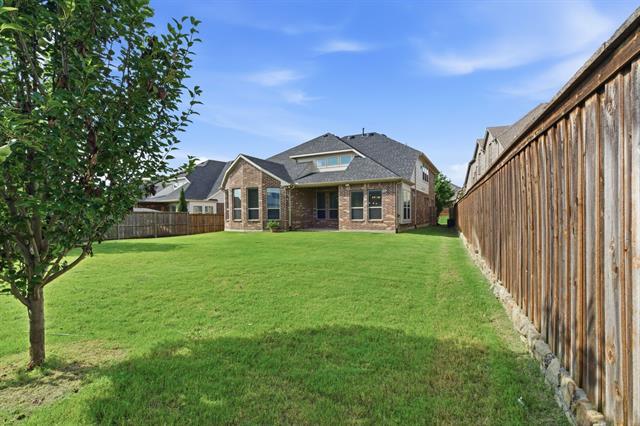 Building Photo - 7452 Reverchon Dr