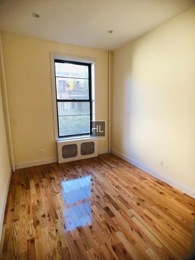 Montague Street *** LOW FEE*** 107 Montague St Brooklyn NY 11201