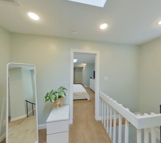 Building Photo - Ocean View