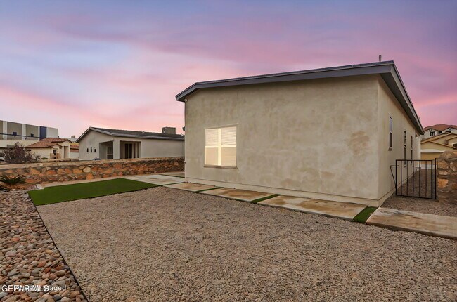 Building Photo - 151 N Halstead Dr