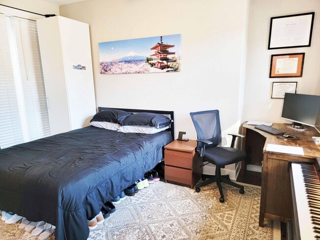 Building Photo - 3735 Kalamath St