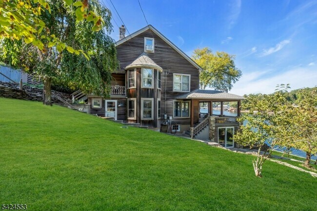 Building Photo - 363 Lakeside Blvd