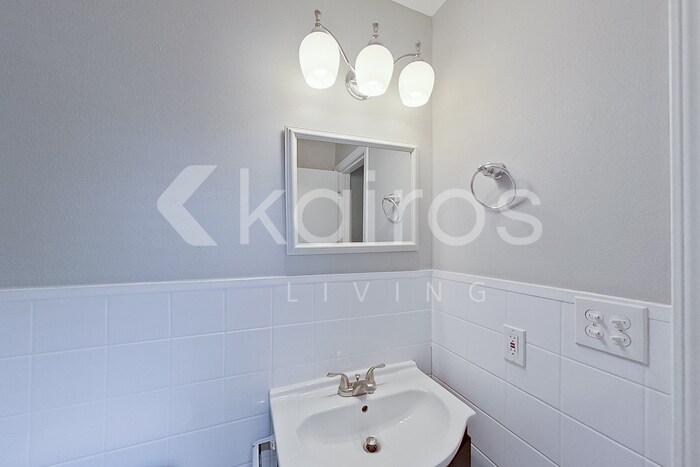 Building Photo - 10 Idlewood Ln
