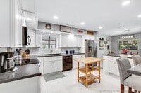 Building Photo - 912 Blueberry Dr