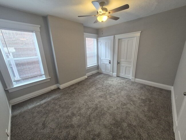 Building Photo - 132 Evergreen Ave